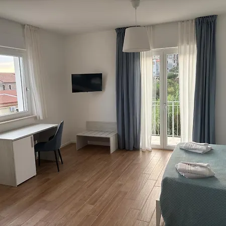 Ascalos Bed & Breakfast 3*